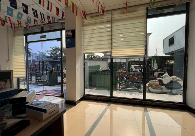 ���̰���